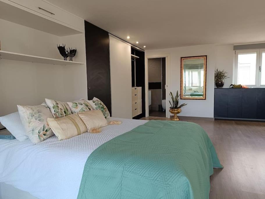 Spacious Studio By The University Сан-Висенте-дель-Распеч Экстерьер фото