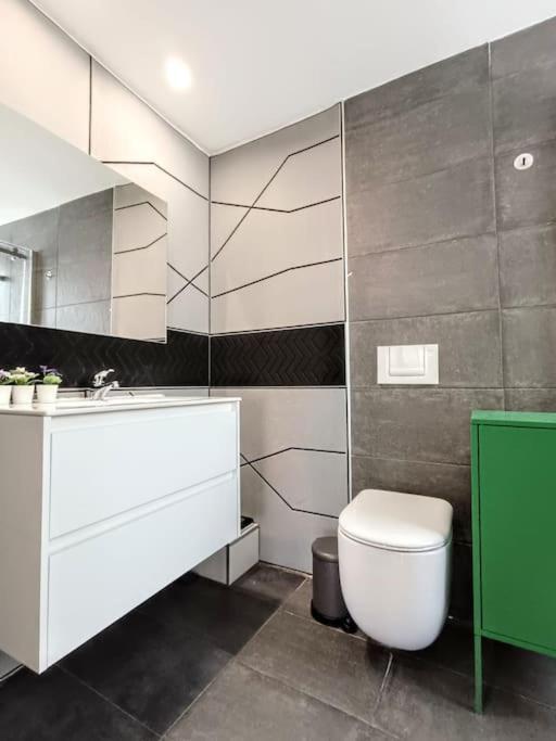 Spacious Studio By The University Сан-Висенте-дель-Распеч Экстерьер фото