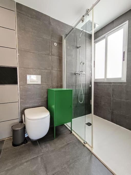 Spacious Studio By The University Сан-Висенте-дель-Распеч Экстерьер фото
