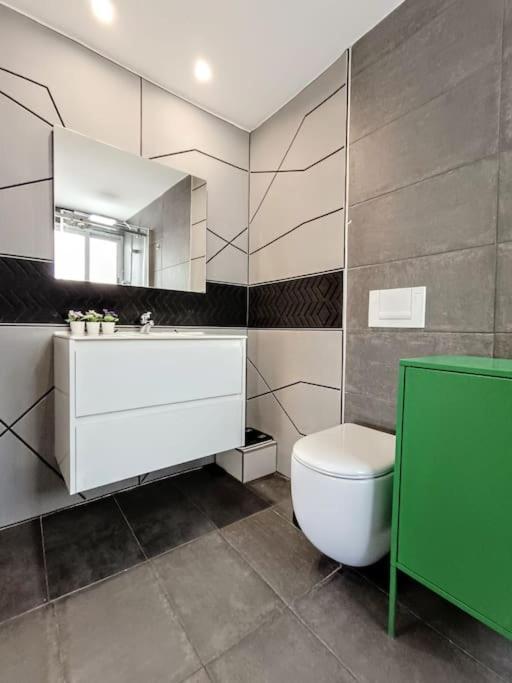 Spacious Studio By The University Сан-Висенте-дель-Распеч Экстерьер фото