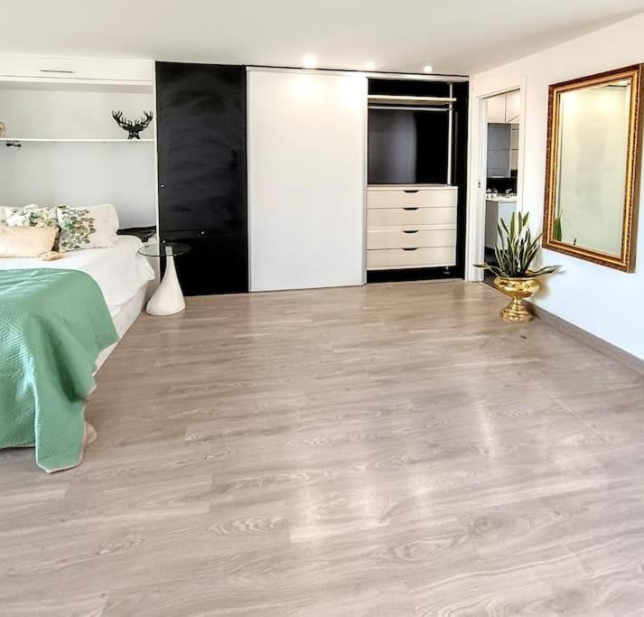 Spacious Studio By The University Сан-Висенте-дель-Распеч Экстерьер фото